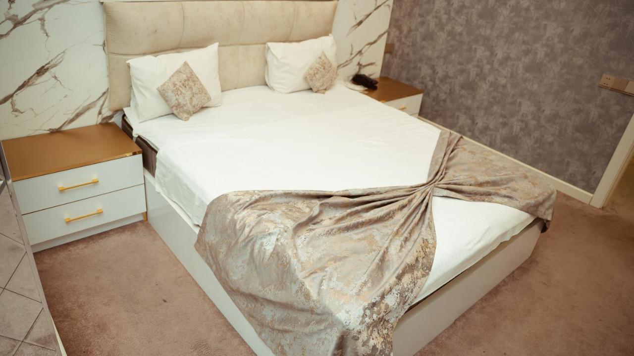 Dionis Hotel Baku Bagian luar foto