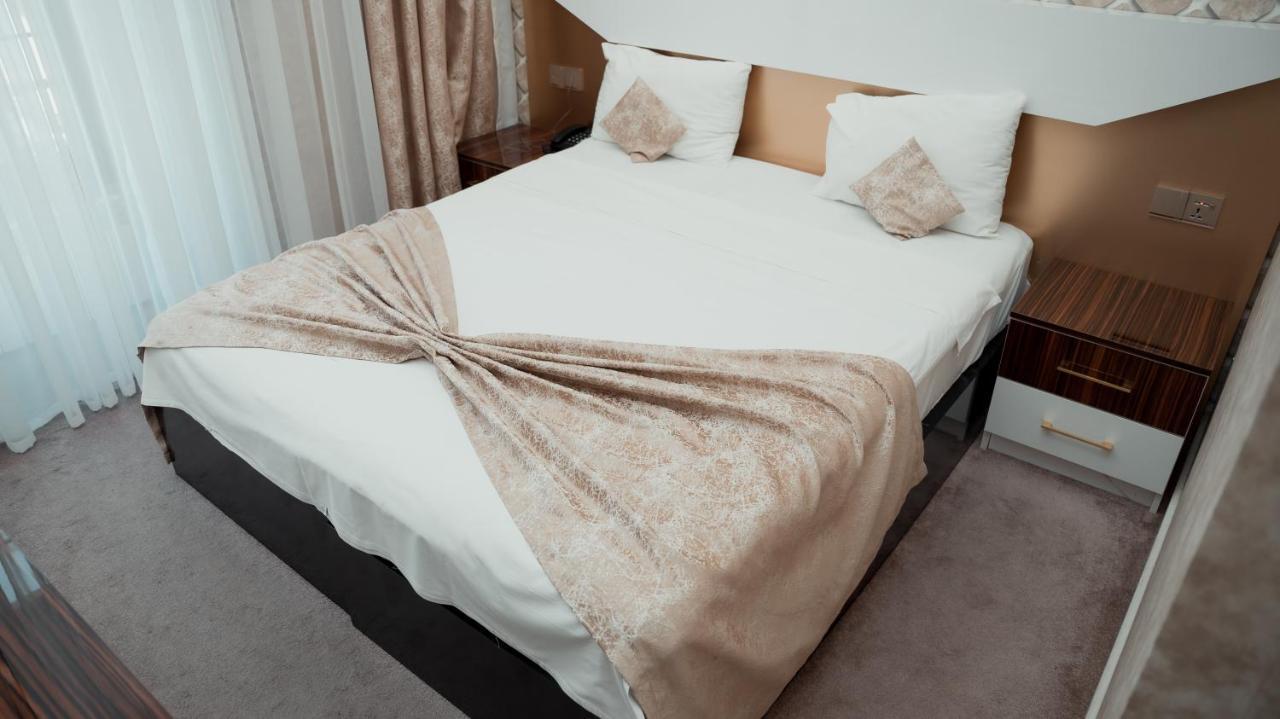 Dionis Hotel Baku Bagian luar foto