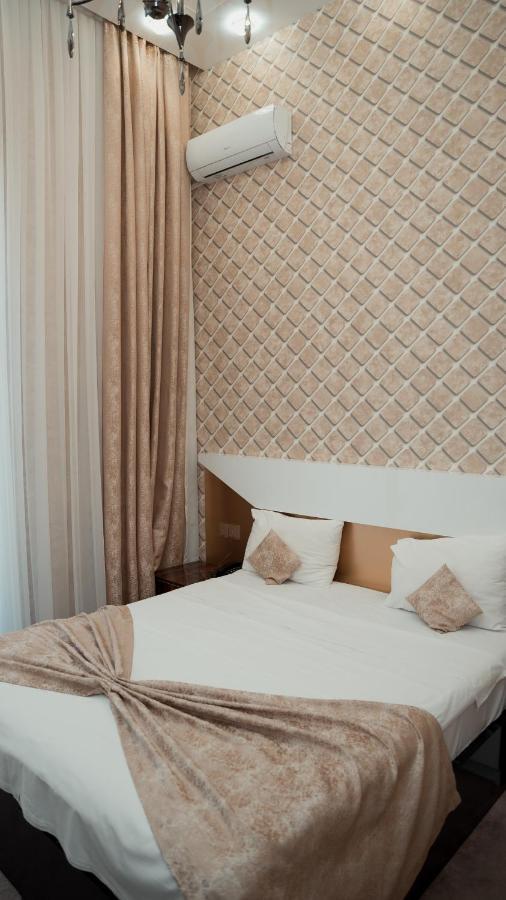 Dionis Hotel Baku Bagian luar foto