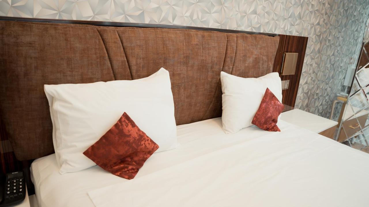 Dionis Hotel Baku Bagian luar foto