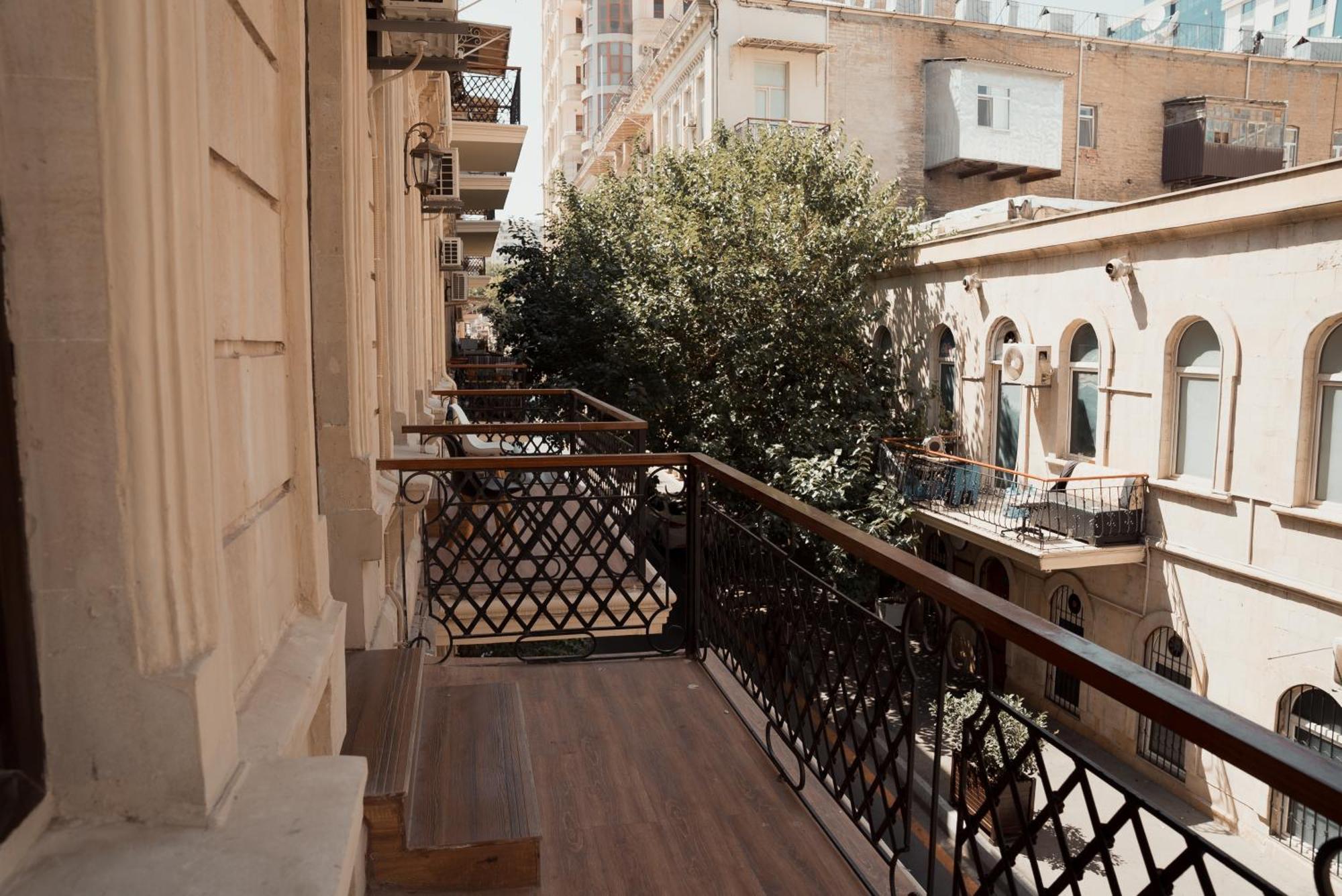 Dionis Hotel Baku Bagian luar foto